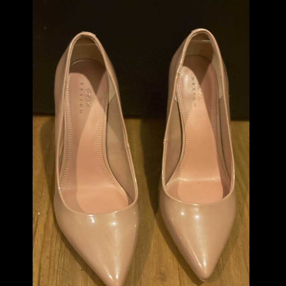 Wide size 7 blush/nude pumps
